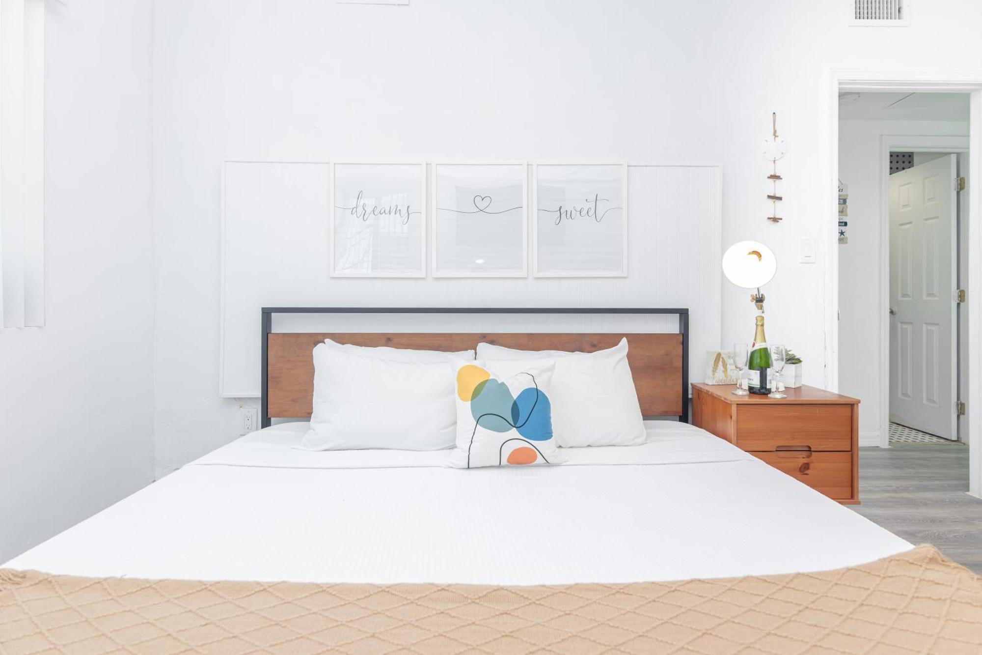 West Deco Aparthotel Miami Beach Room photo